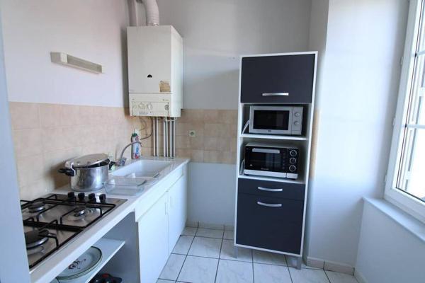 62 AV MARECHAL FOCH - STUDIO MEUBLE AU REZ-DE-CHAUSSEE