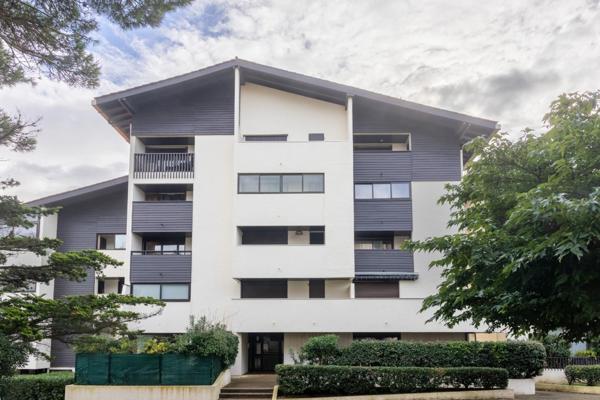 Seignosse le Penon (40) - À vendre appartement T2 Bis 31m2 rénové et meublé avec place de stationnement privative.