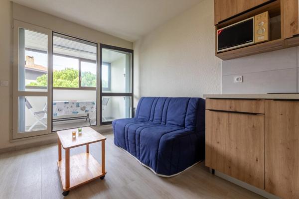 Seignosse le Penon (40) - À vendre appartement T2 Bis 31m2 rénové et meublé avec place de stationnement privative.
