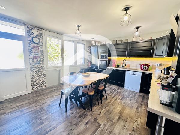 Maison 12 pièces 220.87 m2