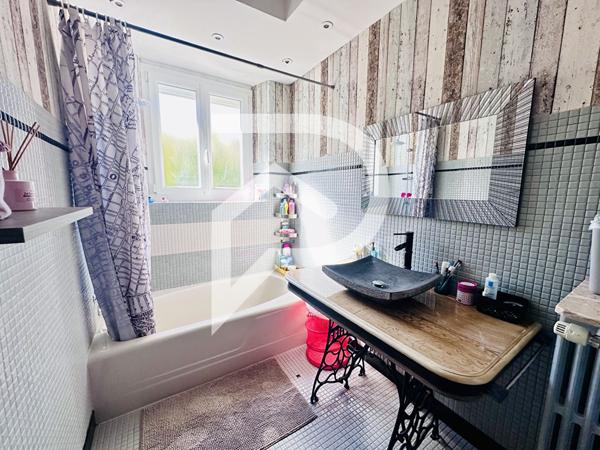Maison 12 pièces 220.87 m2
