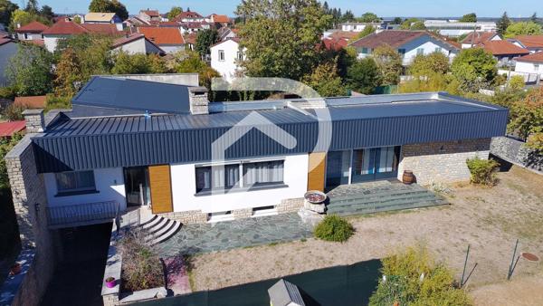 Maison 12 pièces 220.87 m2