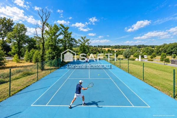 BARBASTE – DUPLEX T3 AVEC TERRASSE, PISCINES ET TENNIS Un appartement, trois projets : vivre, louer ou profiter !