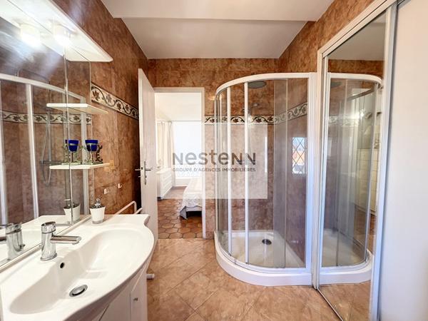 REJUS PLAGE - DUPLEX EN DERNIER ETAGE AVEC VUE MER