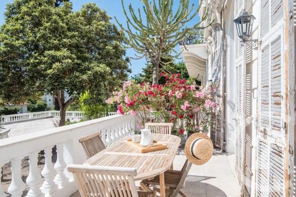 Appartement F5 à vendre  5 pièces - 134,20 m 2   NICE  - 06