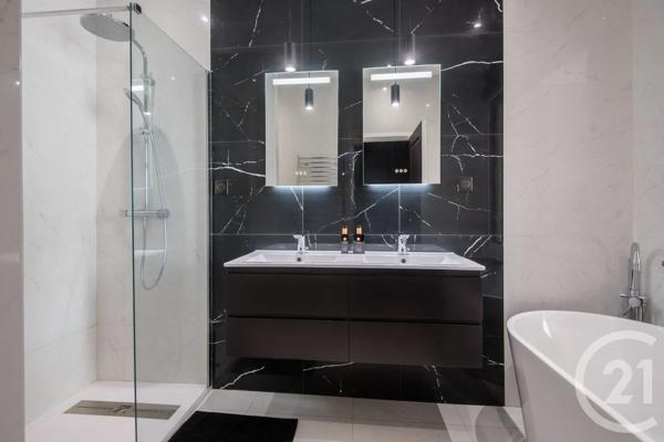Appartement F5 à vendre  5 pièces - 134,20 m 2   NICE  - 06