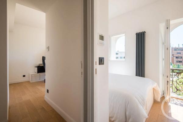 Appartement F5 à vendre  5 pièces - 134,20 m 2   NICE  - 06