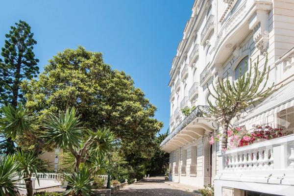 Appartement F5 à vendre  5 pièces - 134,20 m 2   NICE  - 06