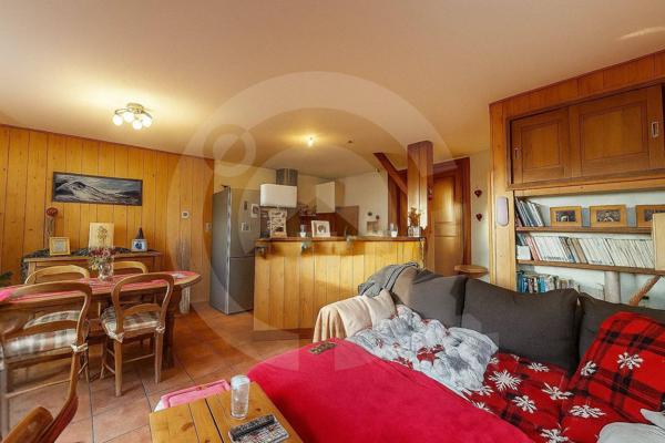 Chalet de Charme de 265 m² à Avonnex – Vue Montagne, Calme Absolu & Revenus Locatifs