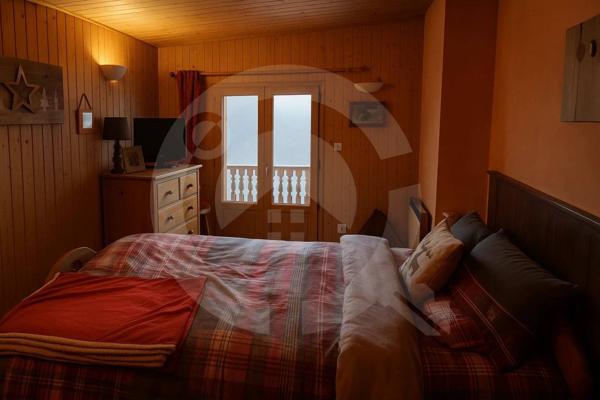 Chalet de Charme de 265 m² à Avonnex – Vue Montagne, Calme Absolu & Revenus Locatifs