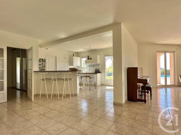 Maison à vendre  6 pièces - 158,03 m 2   LA CADIERE D AZUR  - 83