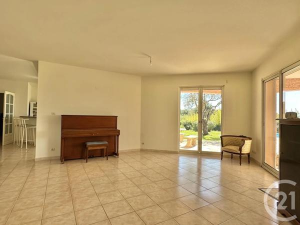 Maison à vendre  6 pièces - 158,03 m 2   LA CADIERE D AZUR  - 83