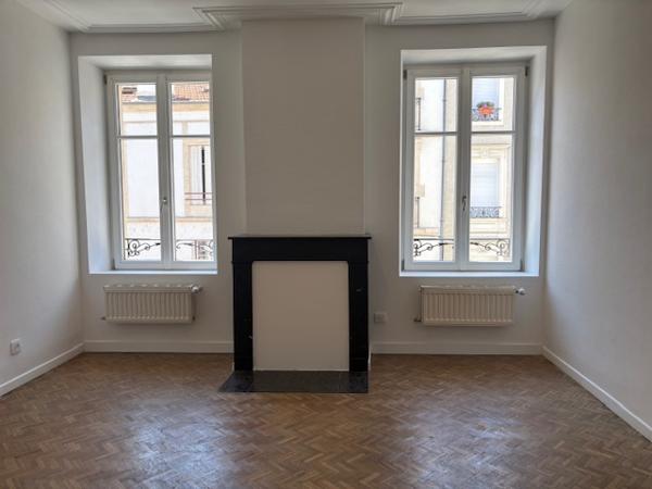Location 5 Pieces 138 54000 Nancy 14805