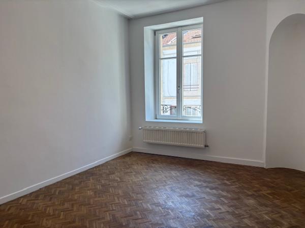 Location 5 Pieces 138 54000 Nancy 14805