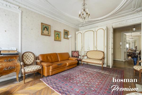 A rénover - 5 pièces de 120 m² - Rue Du Faubourg Poissonnière