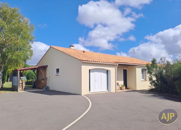 Maison à vendre Challans - 5 pièces, 134m² avec 3 chambre(s) à 330 000€ - AJP Immobilier Challans