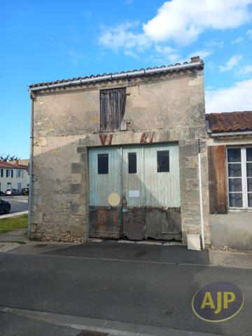 Vente parking Lesparre Medoc : 49 800 € - AJP Lesparre Immobilier