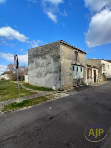 Vente parking Lesparre Medoc : 49 800 € - AJP Lesparre Immobilier