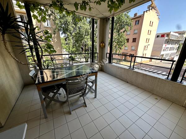 Appartement T3  83.34 m2, GRATTE-CIEL Villeurbanne , 2 chambres, balcon
