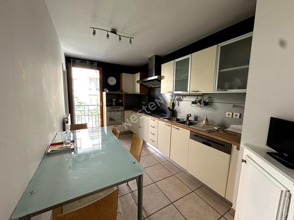 Appartement T3  83.34 m2, GRATTE-CIEL Villeurbanne , 2 chambres, balcon
