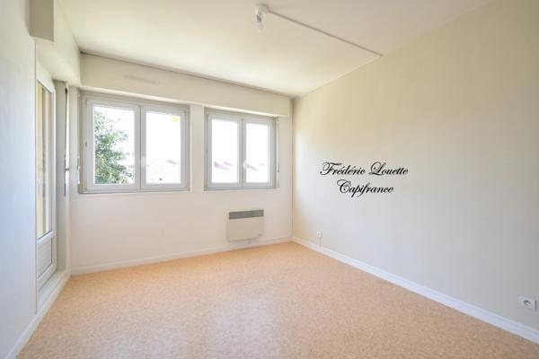AY-CHAMPAGNE – Appartement T3 avec balcon, ascenseur et grenier, dans une résidence calme et sécurisée