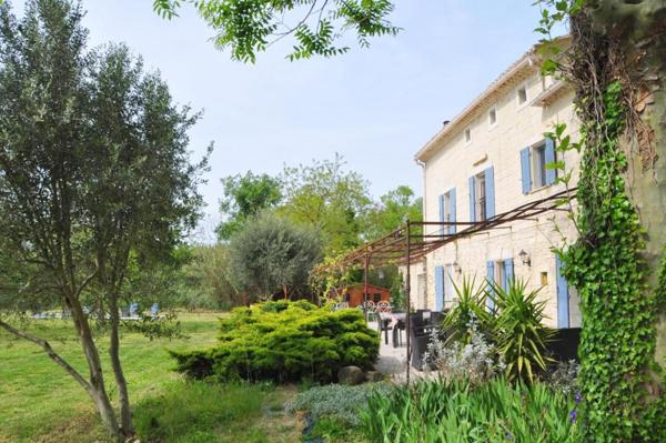 Avignon (84000) Mas rénové à Avignon 300m2