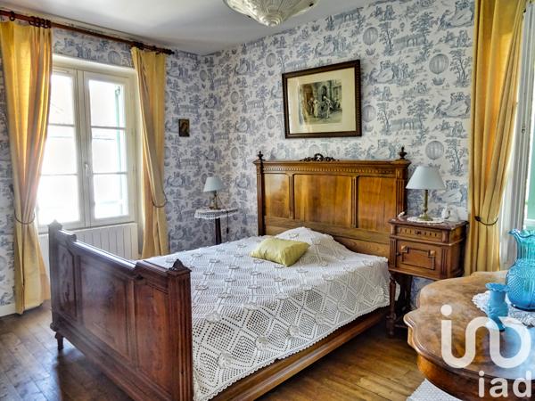 Maison à vendre 6 pièces 109 m² Sainte-Croix-de-Mareuil