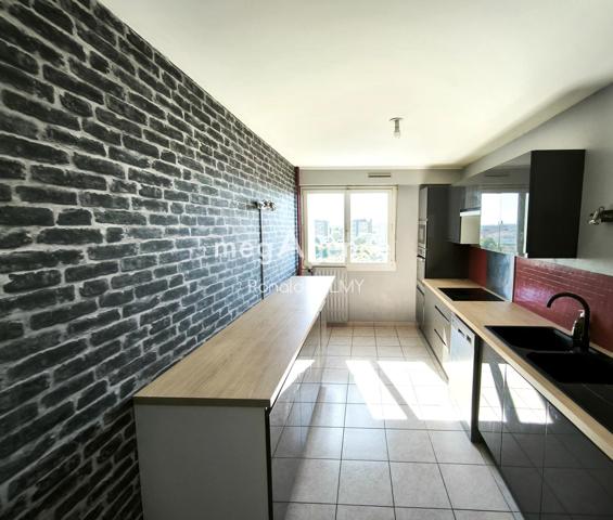 Appartement à LA ROCHE-SUR-YON, 85000 - 5 pièces 108m²