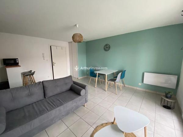 Location                                                      Appartement
                        
                     2 pièces                      37 m2                     à Millau