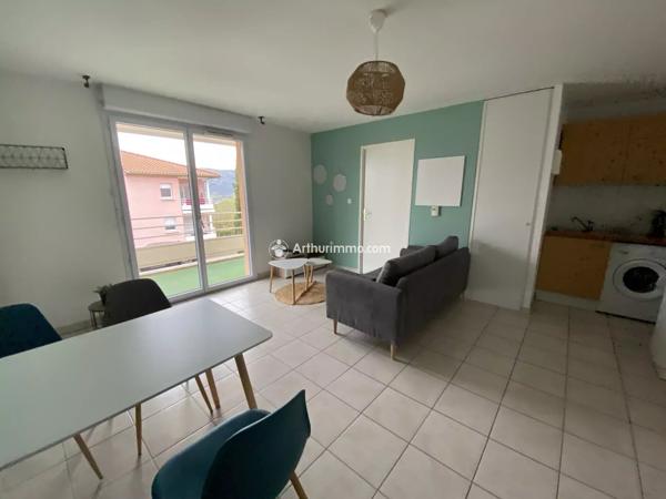 Location                                                      Appartement
                        
                     2 pièces                      37 m2                     à Millau
