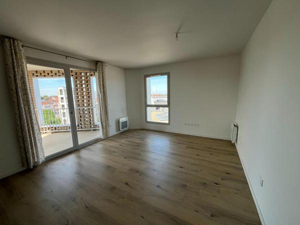 A LOUER : T2 à LILLE • Rue Saint-Eloi - Wazemmes • 790 € CC • Réf. 67042929538