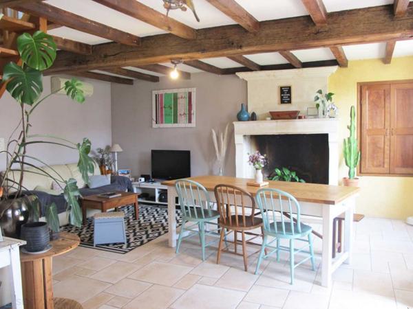 CHARENTAISE, 123M², JARDIN 840M², DEPENDANCES