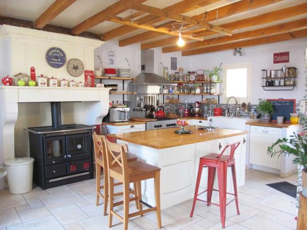 CHARENTAISE, 123M², JARDIN 840M², DEPENDANCES