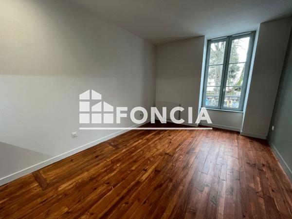 Location Studio 26.6 m² - 52 RUE MONTPENSIER Pau 64000