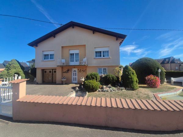 À Guewenheim, découvrez cette maison de plain-pied soigneusement entretenue, offrant confort, fonctionnalité et un agréable cadre de vie au calme.