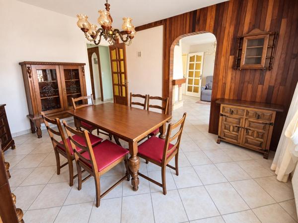 À Guewenheim, découvrez cette maison de plain-pied soigneusement entretenue, offrant confort, fonctionnalité et un agréable cadre de vie au calme.