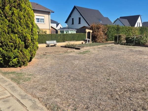 À Guewenheim, découvrez cette maison de plain-pied soigneusement entretenue, offrant confort, fonctionnalité et un agréable cadre de vie au calme.