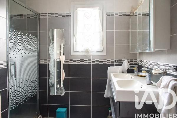 Maison à vendre 5 pièces 127 m² Saint-Maximin-la-Sainte-Baume