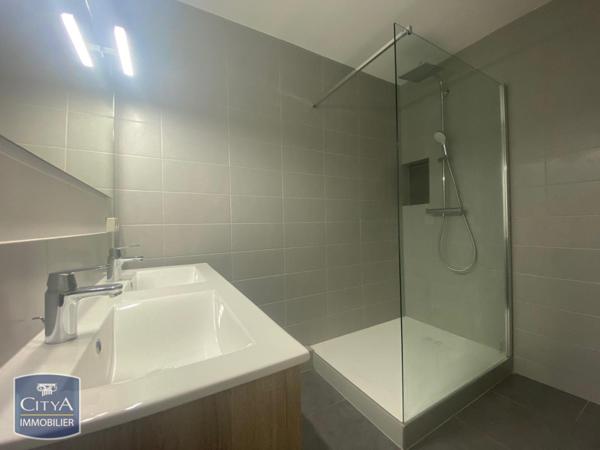 Appartement à louer 4 pièces 94.15m²