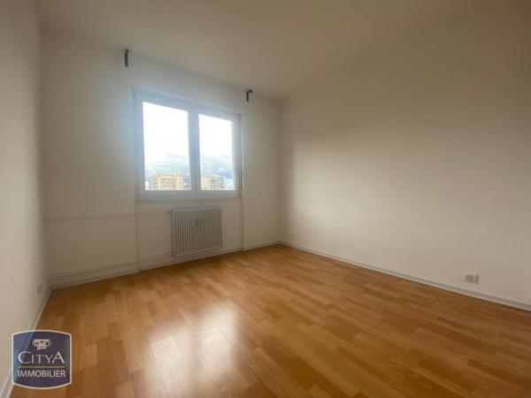 Appartement à louer 4 pièces 94.15m²