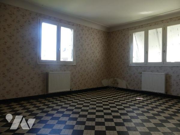 A VENDRE MAISON INDEPENDANTE + T1 35600 REDON