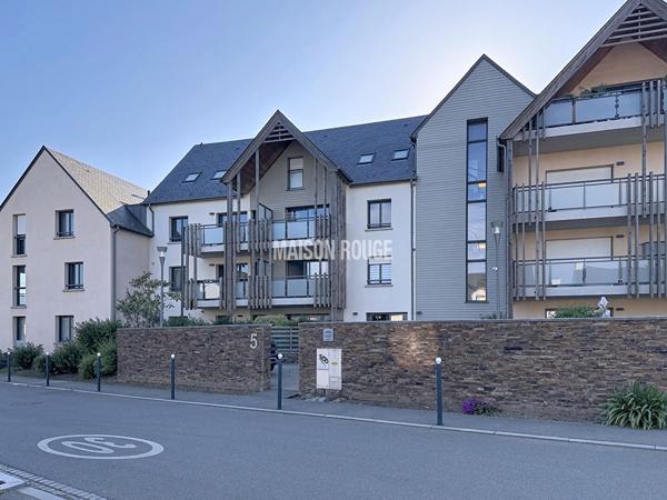 Appartement T2 avec terrasse, ascenseur et parking sécurisé à Saint-Malo