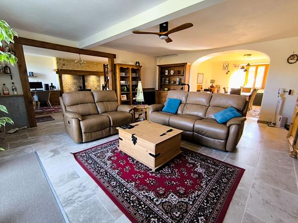 Maison rénovée proche Catus 5 pièce(s) 173 m2