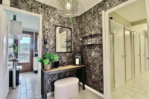 Appartement Marseille de type 5 de 96m² avec balcon et cave privative dans une résidence sécurisée