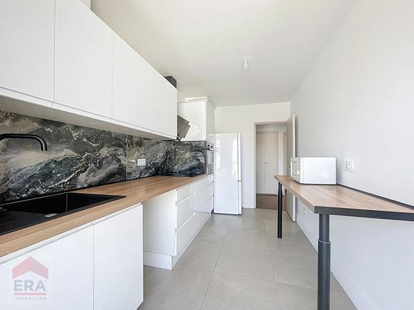 A VENDRE 13003 MARSEILLE JOLIETTE HOPITAL EUROPEEN APPARTEMENT T3 BALCON GARAGE CAVE