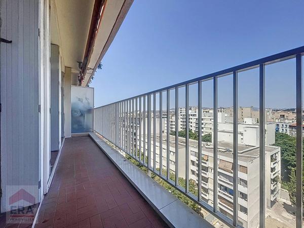 A VENDRE 13003 MARSEILLE JOLIETTE HOPITAL EUROPEEN APPARTEMENT T3 BALCON GARAGE CAVE