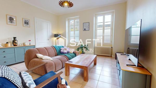 Charmante maison de ville, 3 chambres, cours et garage