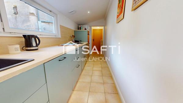 Charmante maison de ville, 3 chambres, cours et garage