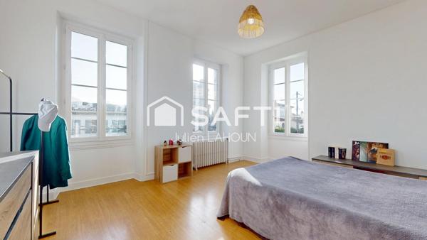 Charmante maison de ville, 3 chambres, cours et garage