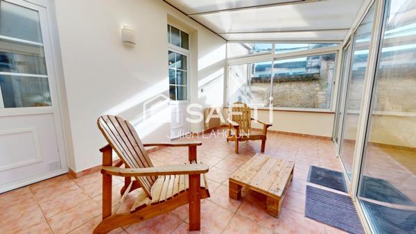 Charmante maison de ville, 3 chambres, cours et garage